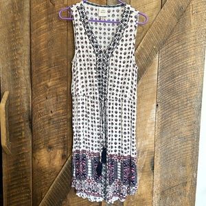 Knox Rose sleeveless embroidered dress with drawstring waist size medium